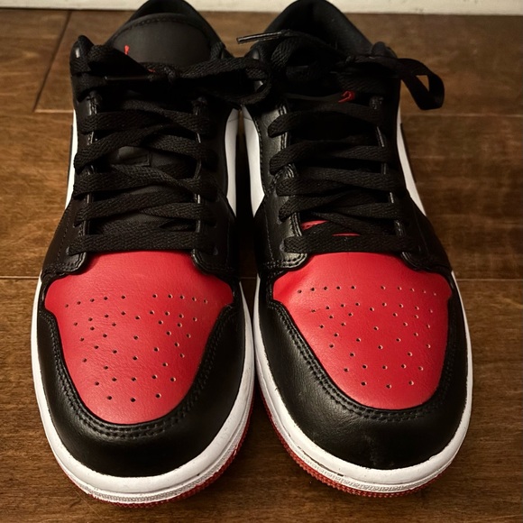 Men's Air Jordan 1 low Black and Red Sneakers - Picture 2 of 9